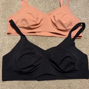 2 Knix bras size 7